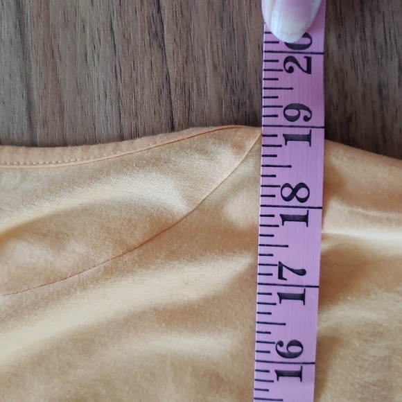 Gap Short Sleeve V-neck Tee with Embroidery Large - Picture 5 of 7